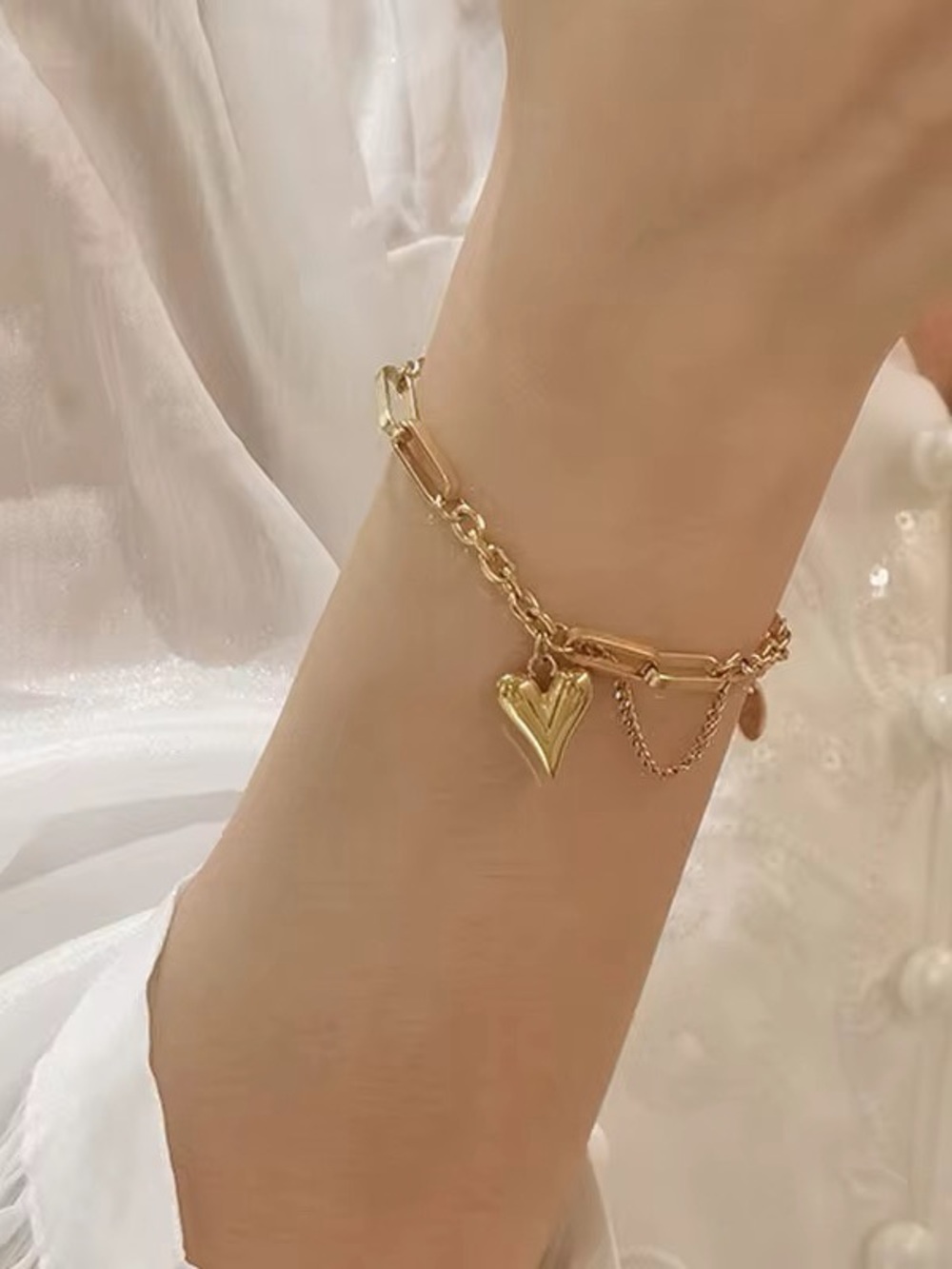 18K Gold Plated Heart Charm Chain Bracelet - Picture 8 of 9